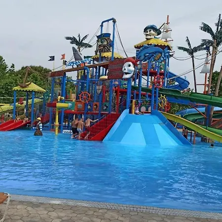 Апартаменты Sea Esta 2 Bedroom By The *