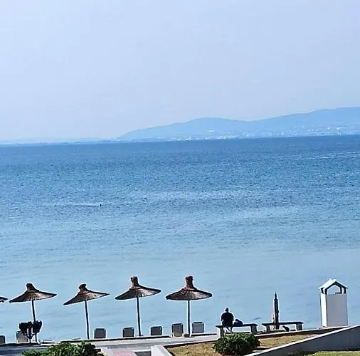 Sea Esta 2 Bedroom By The Peraía